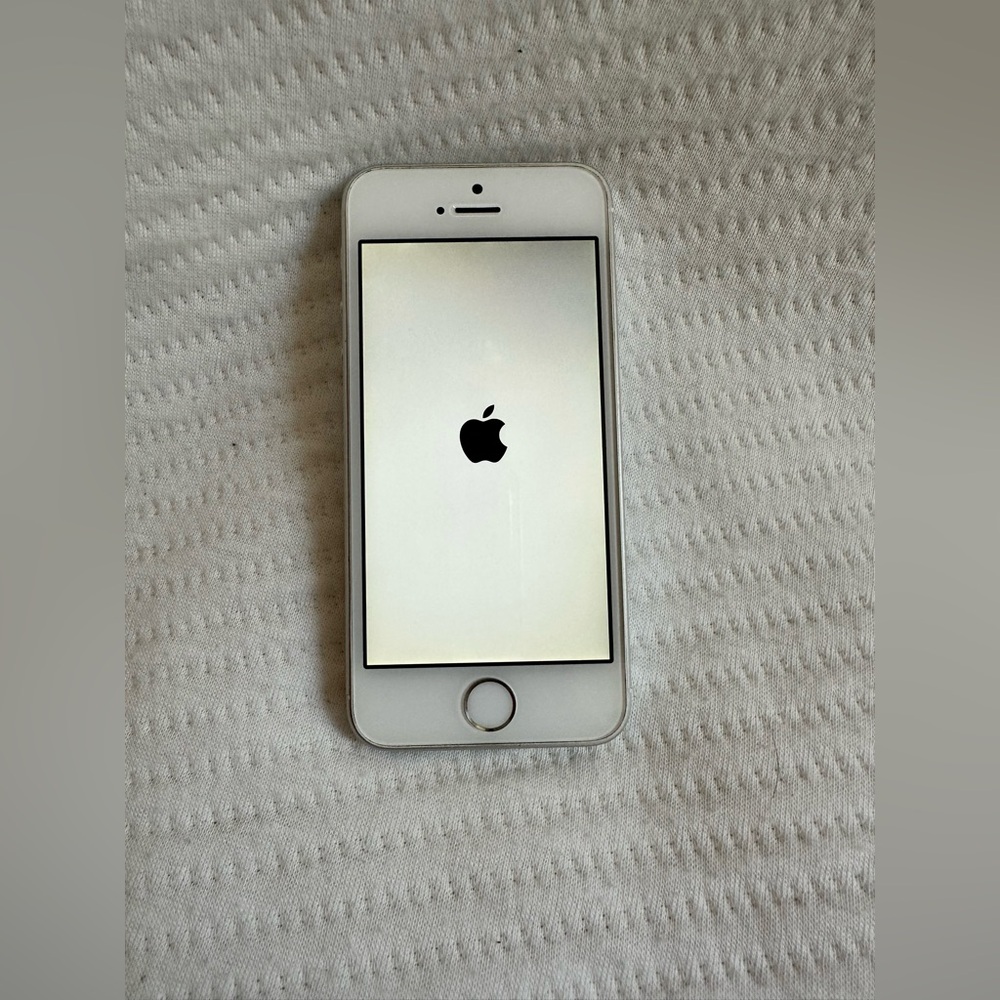 iPhone SE - Picture 3 of 7
